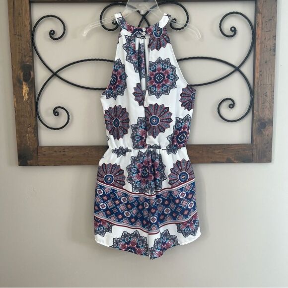 Almost Famous Woman High Collar Halter Short Romper Paisley Size Medium - Picture 4 of 13